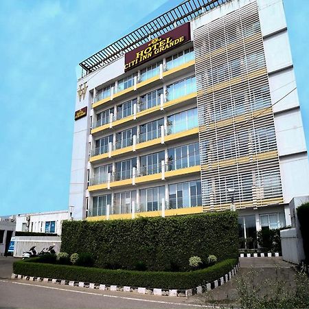 Hotel Citi Inn Grande Zirakpur Buitenkant foto