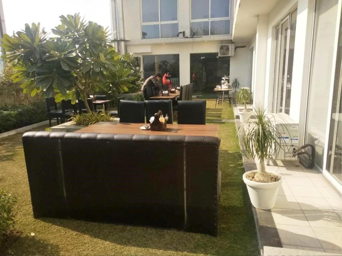 Hotel Citi Inn Grande Zirakpur Buitenkant foto