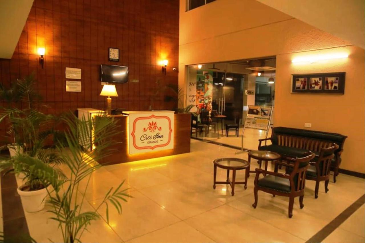 Hotel Citi Inn Grande Zirakpur Buitenkant foto