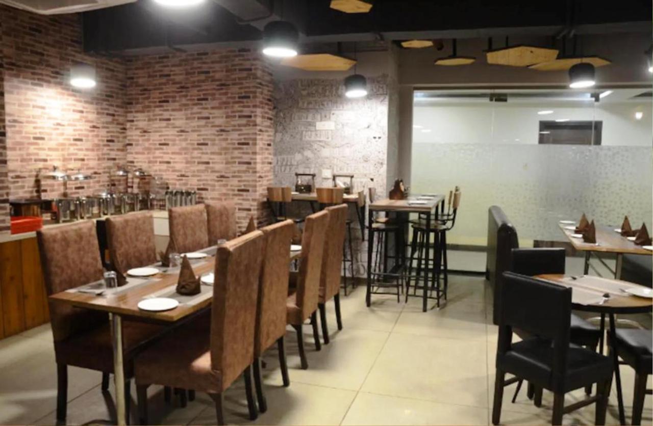 Hotel Citi Inn Grande Zirakpur Buitenkant foto