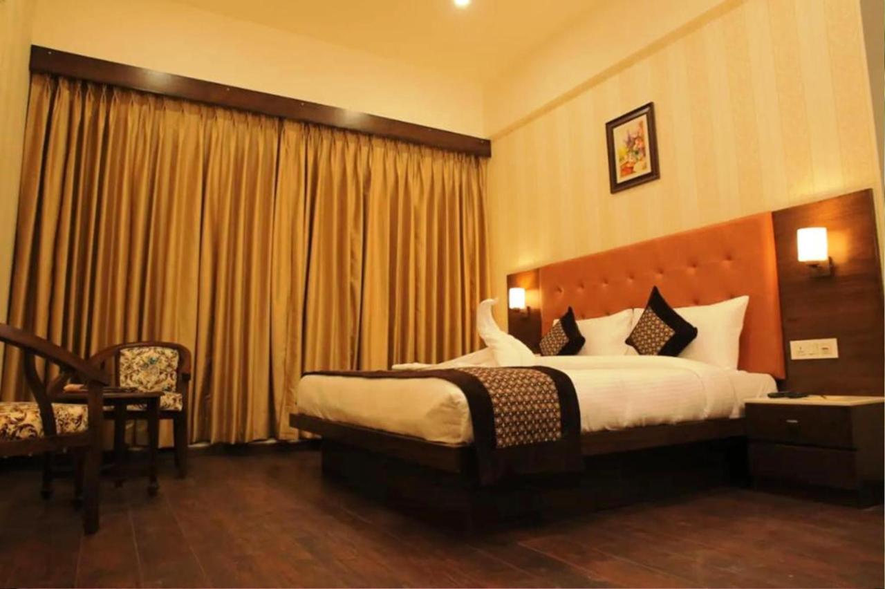 Hotel Citi Inn Grande Zirakpur Buitenkant foto