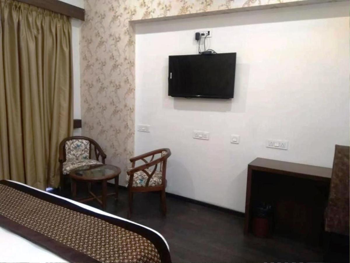 Hotel Citi Inn Grande Zirakpur Buitenkant foto