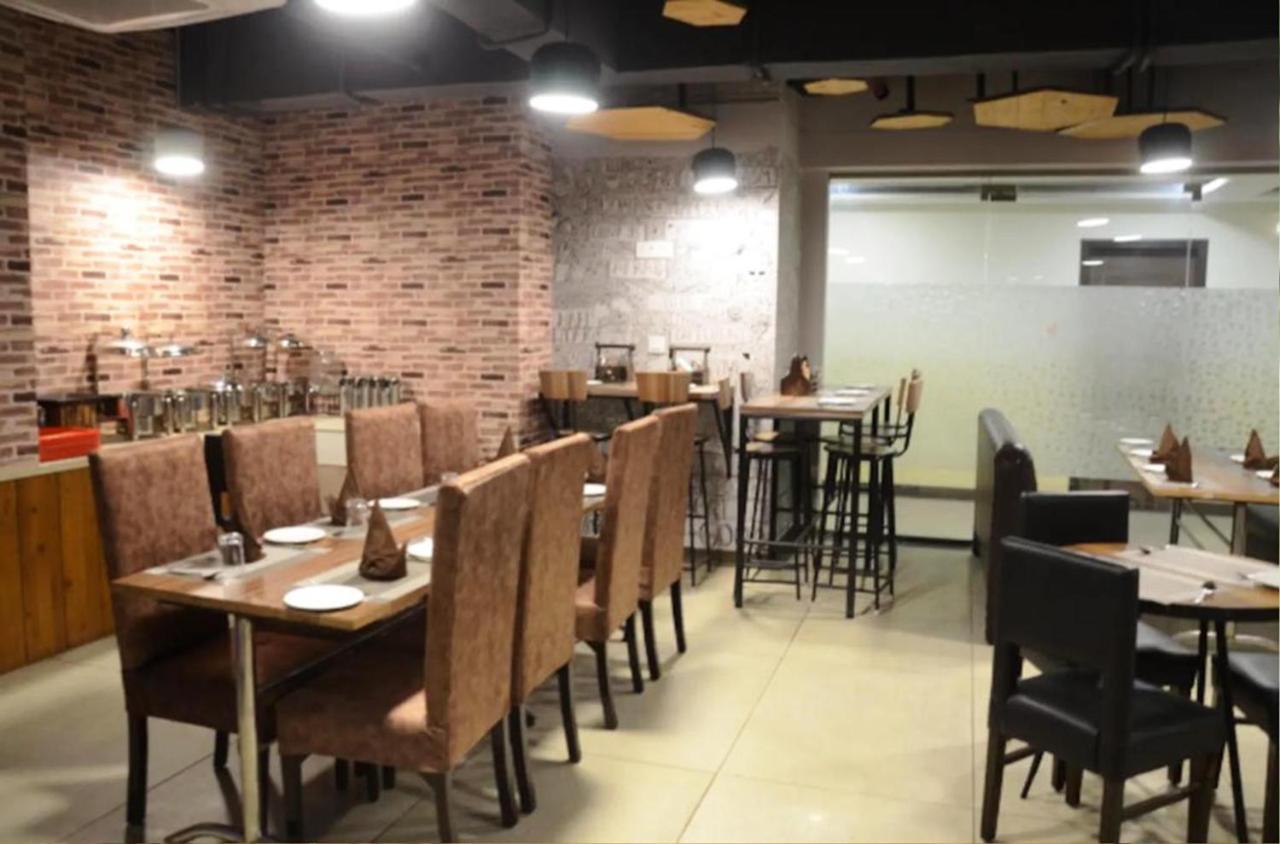 Hotel Citi Inn Grande Zirakpur Buitenkant foto